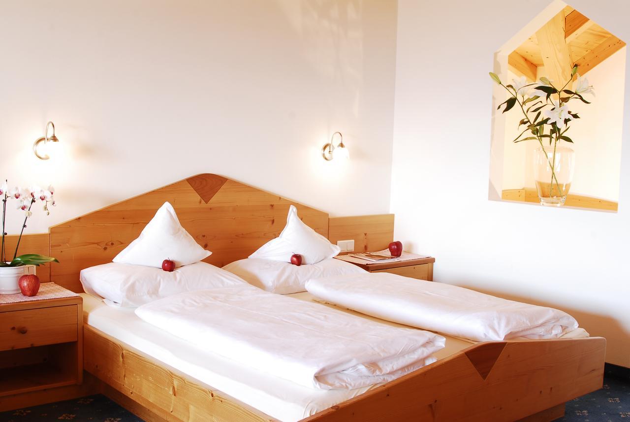 Small Hotel Sonne Tirolo Esterno foto